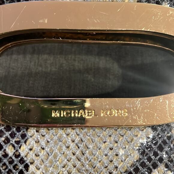 Michael Kors snake skin clutch - Picture 2 of 7